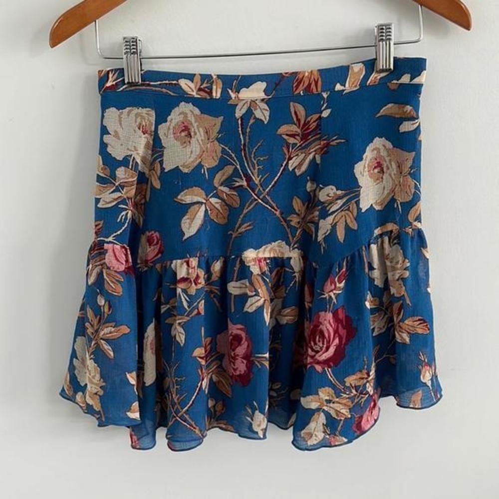 Urban outfitters blue flower mini skirt‎